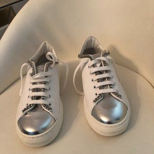 Womens sneakers